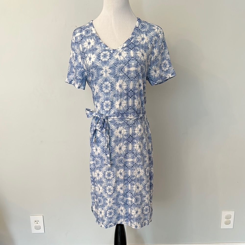 Blue and White Floral Midi Dress V-Neck Short Sleeve